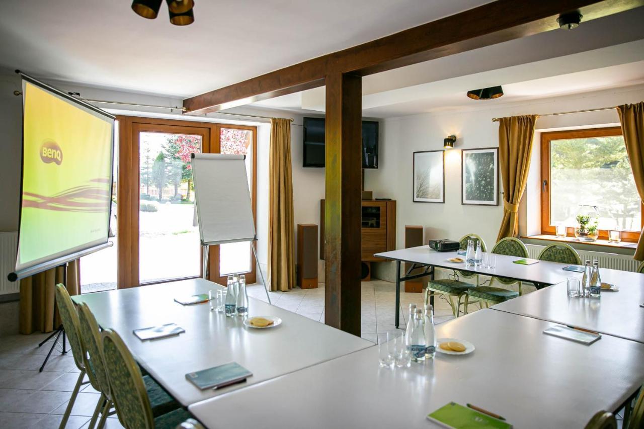 Szumi Las Events & Apartments Regimin エクステリア 写真