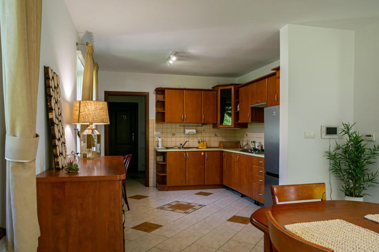 Szumi Las Events & Apartments Regimin エクステリア 写真