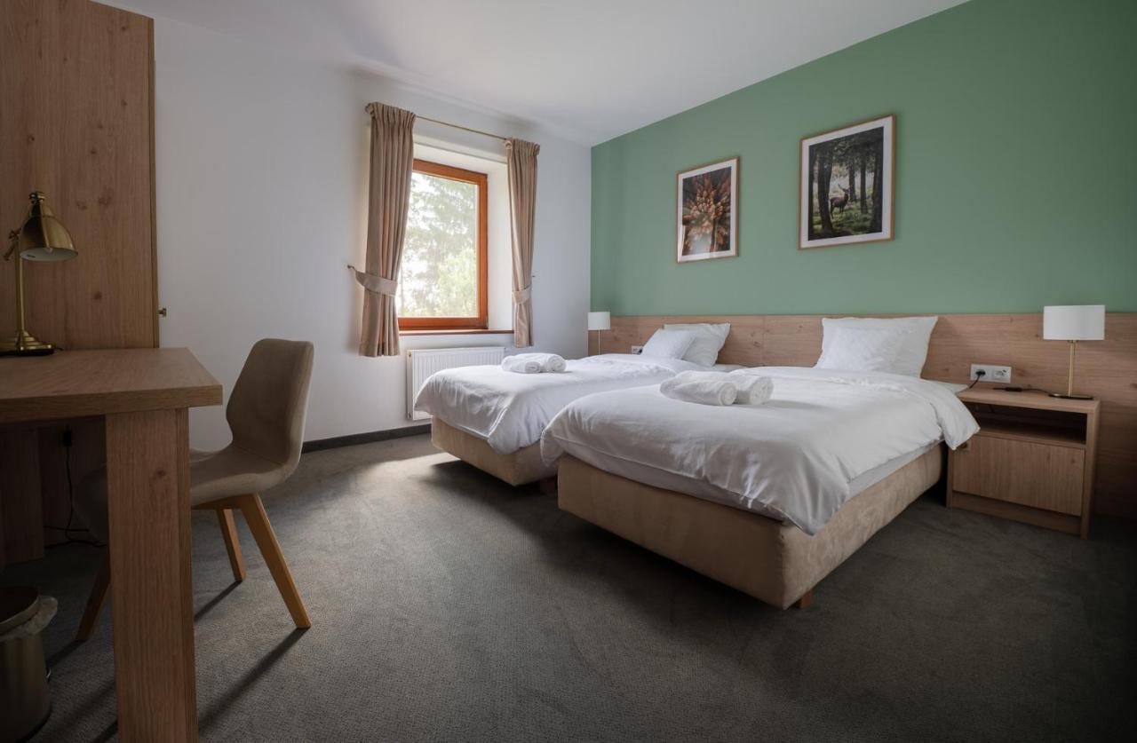 Szumi Las Events & Apartments Regimin エクステリア 写真